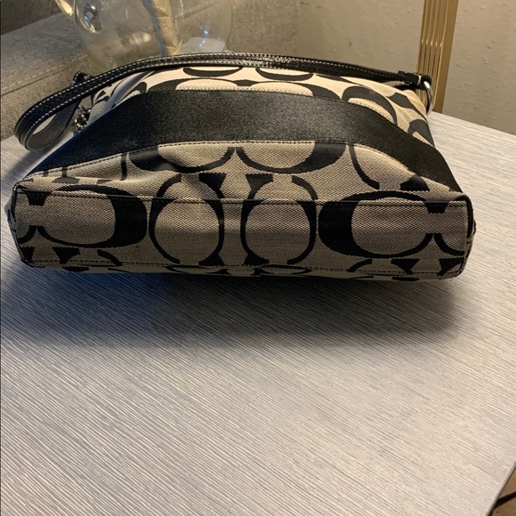 Coach 2009 signature logo stripe swing pack bag - Picture 4 of 6